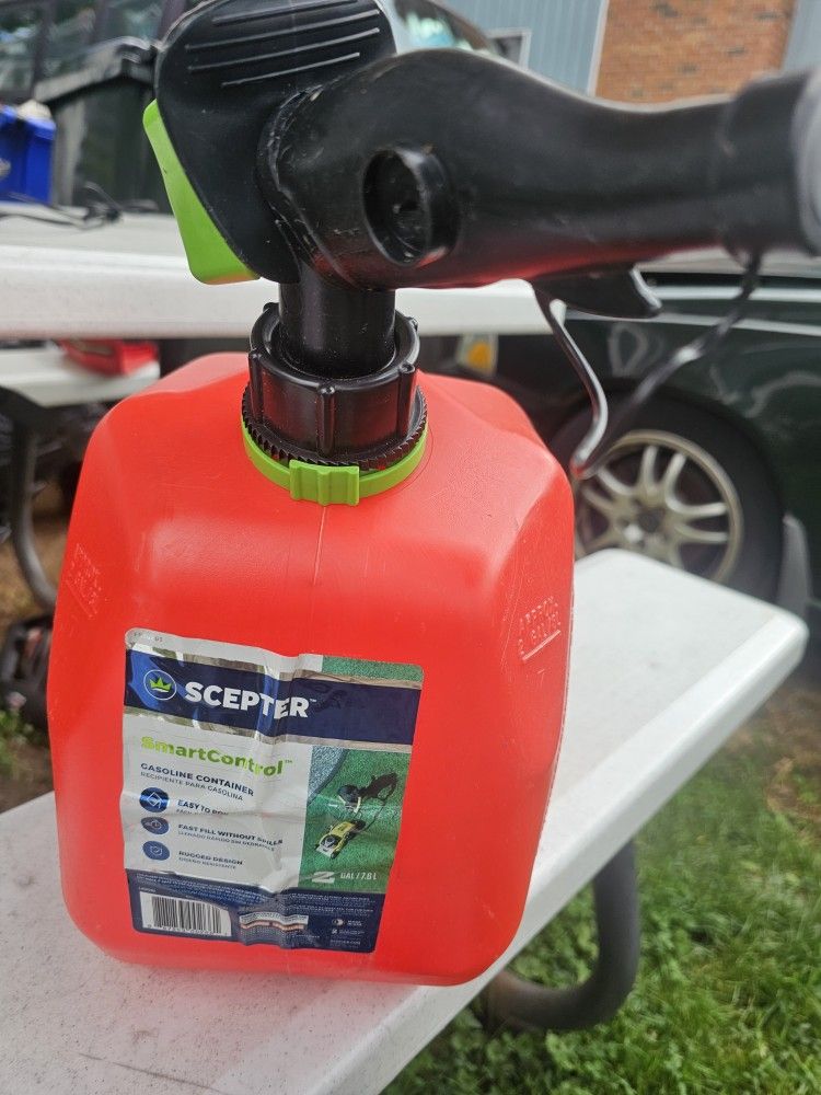 Scepter 2 Gallon Plastic Gas Can Used Once, FIRM