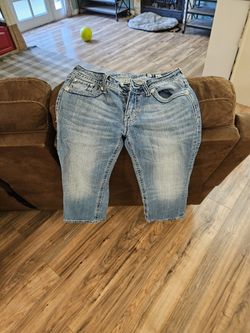 Miss Me Capri Jeans