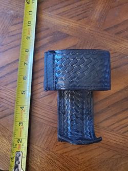 Dutyman 4121 basketweave leather steel based radio holder