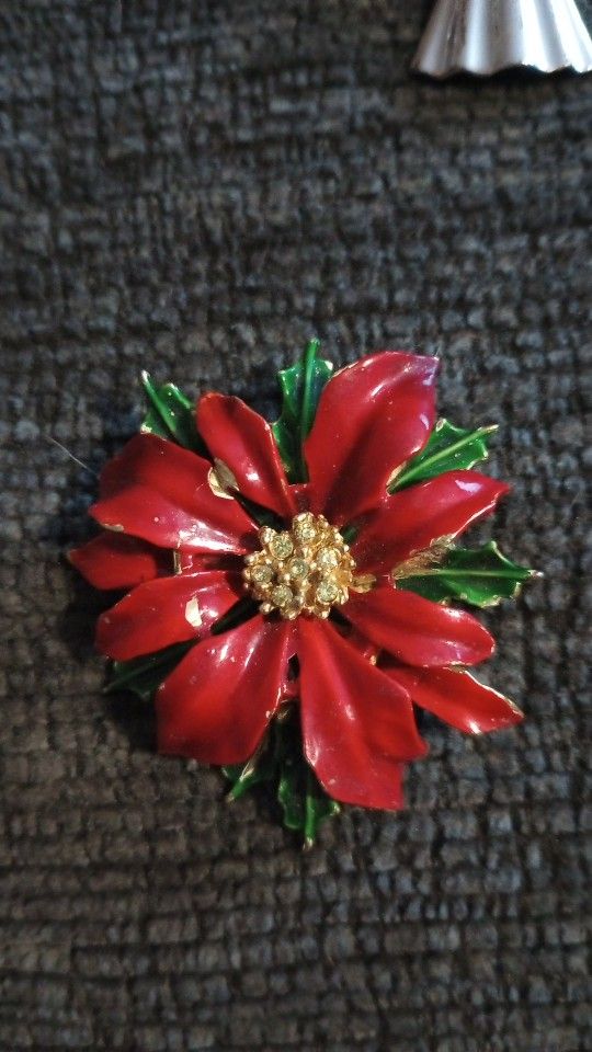 Vintage Holiday Brooch