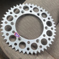 Dirtbike Renthal sprocket 