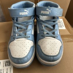 Children’s Pumas Size 2