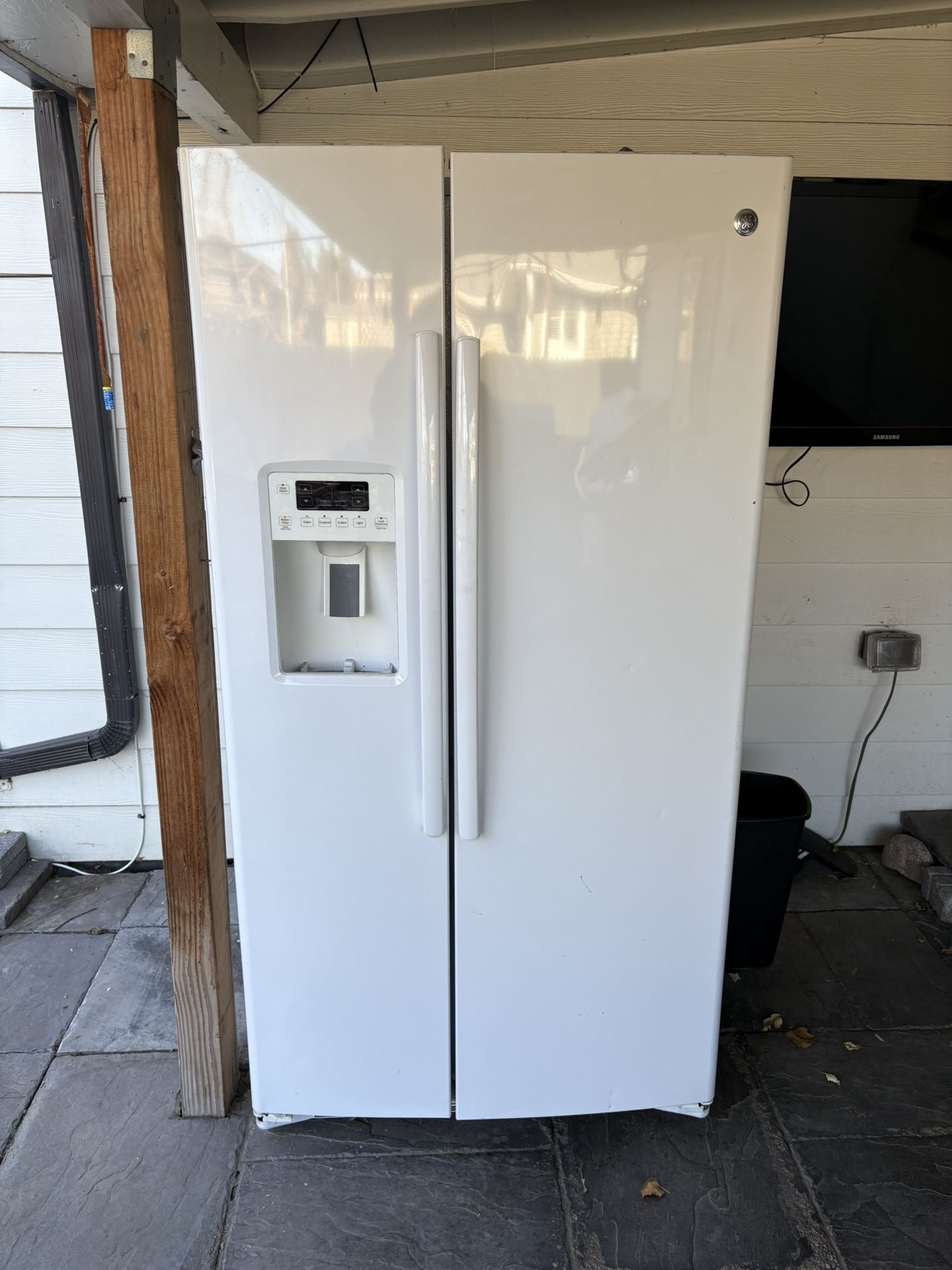 Refrigerator