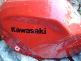 Kawasaki Ninja 400 gas tank