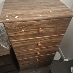 Chest / Dresser 
