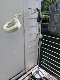 Floor. Lamp Magnifier. 64” Tall , Arm 30”