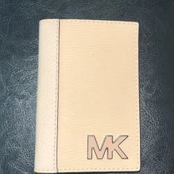 Micheal Kors Wallet New