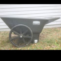 Rubber Maid Big Tire Wheelbarrow