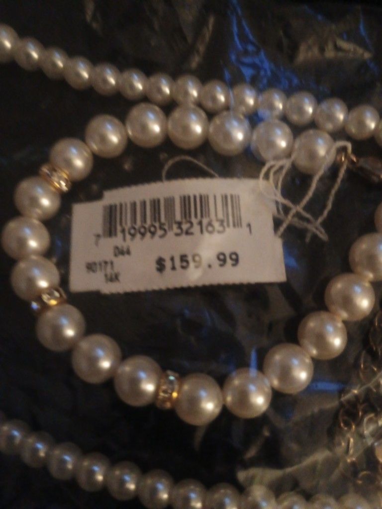 Women's Necklace And Bracelet