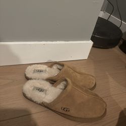 LOW PRICE MOVING- UGG $145 + TAX RETAIL WOMENS 