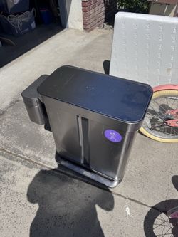 Simple human trash can