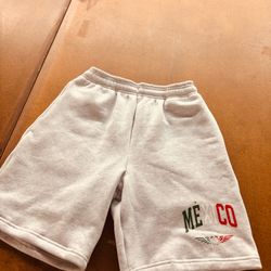 Shorts nuevos diferentes logotipos size M y L