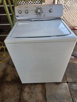 Maytag commercial Washer in excellent working condition.