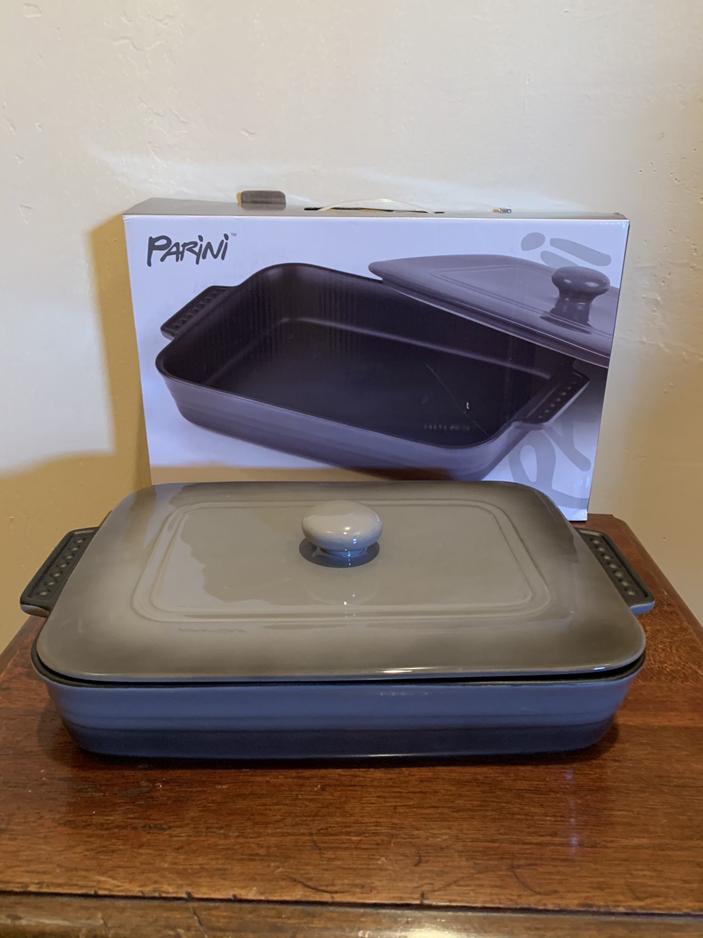 *NEW* Parani bakeware dish with lid