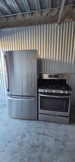 Samsung Stove and G.E. Refrigerator