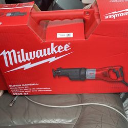 Brand new never openedmilwaukee super saws all