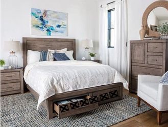 Queen BED_NEGOTIABLE_Living Spaces_LIKE NEW