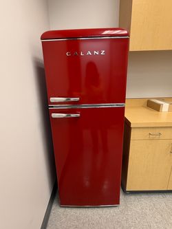 Refrigerator like new