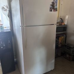 Kenmore Refrigerator 