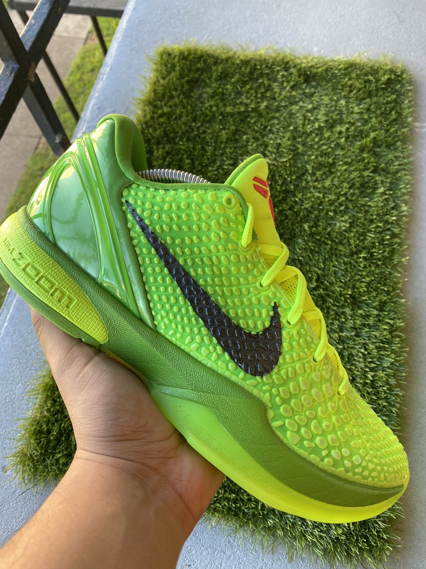 Nike Kobe Grinch Size 10