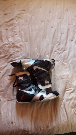 Size 10 Grey and Black HyperKos