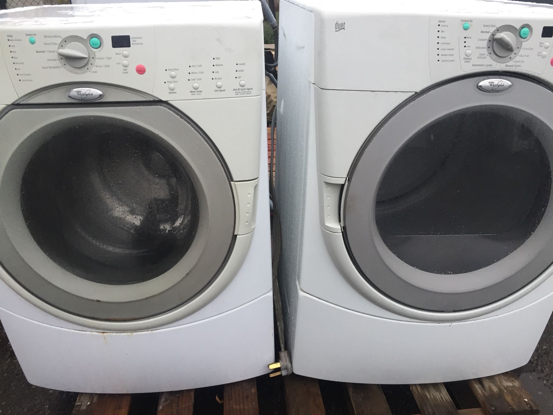 XL capacity Whirlpool duet frontload washer n dryer