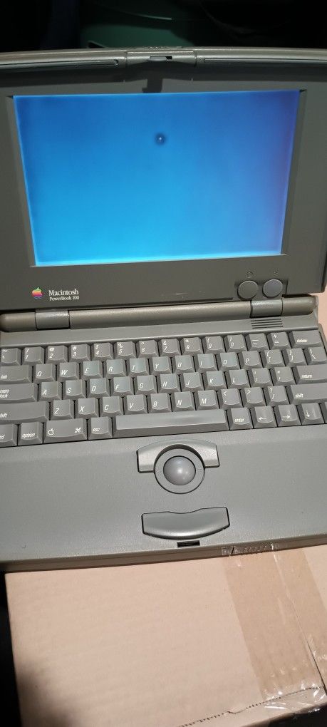 Macintosh PowerBook 100