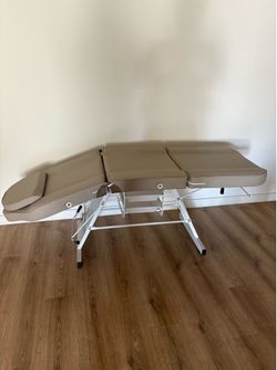 Dermatology bed