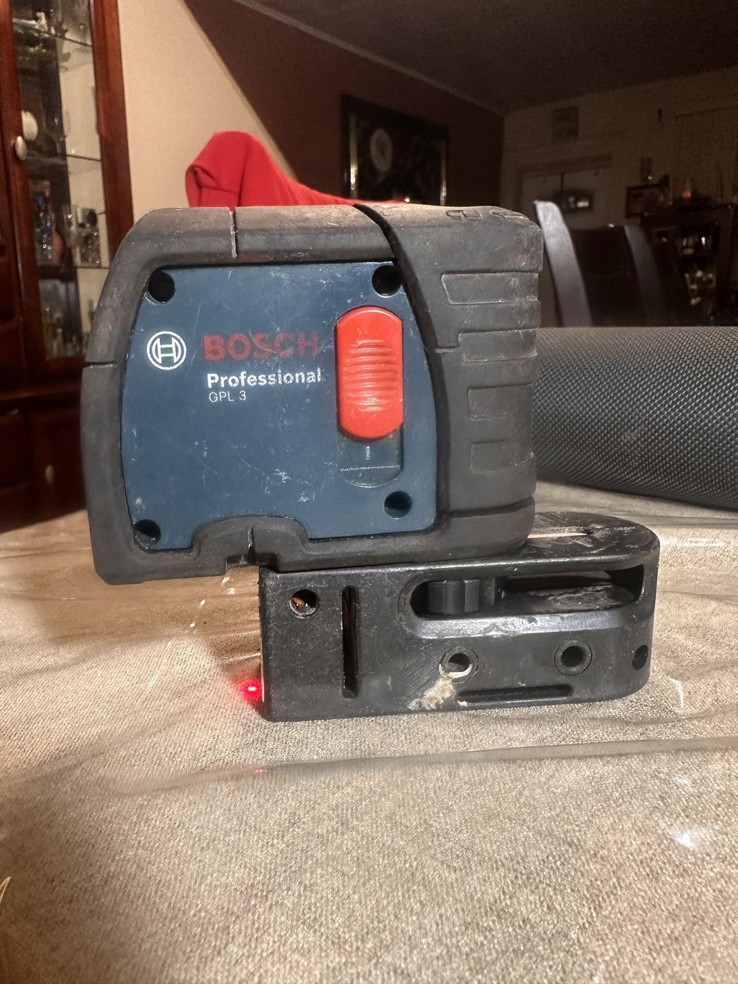 BOSCH GPL3 3 point plumb laser self leveling works great just no bag!