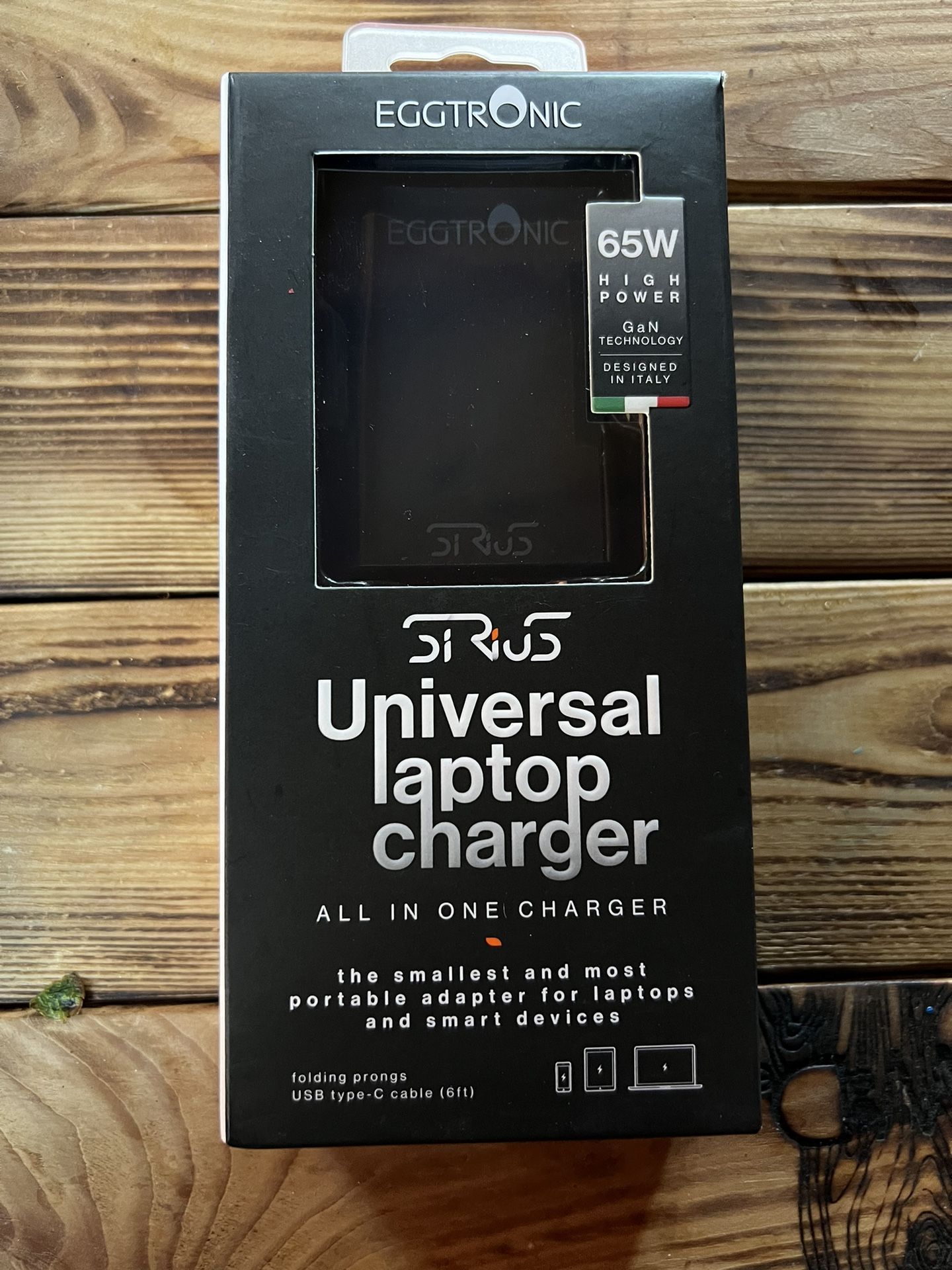 Eggtronic Universal Laptop Charger 65W