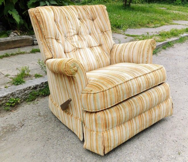 Attractive Vintage Recliner Armchair - Comfy!