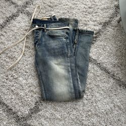 MNML M34 STRETCH DENIM JEAN SIZE 33
