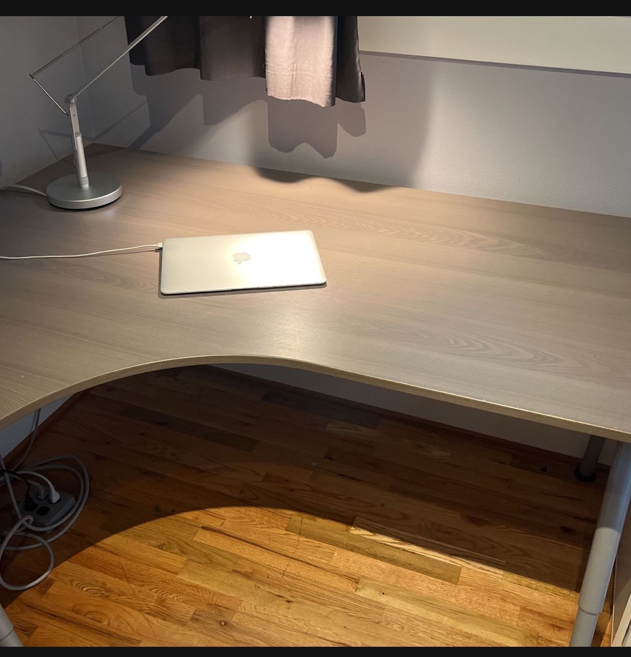 Corner Adjustable desk