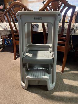 Simplay 3 Toddler Tower Childrens Step Stool with Three Adjustable Heights, Kids Kitchen Helper, Made in USA, Gray