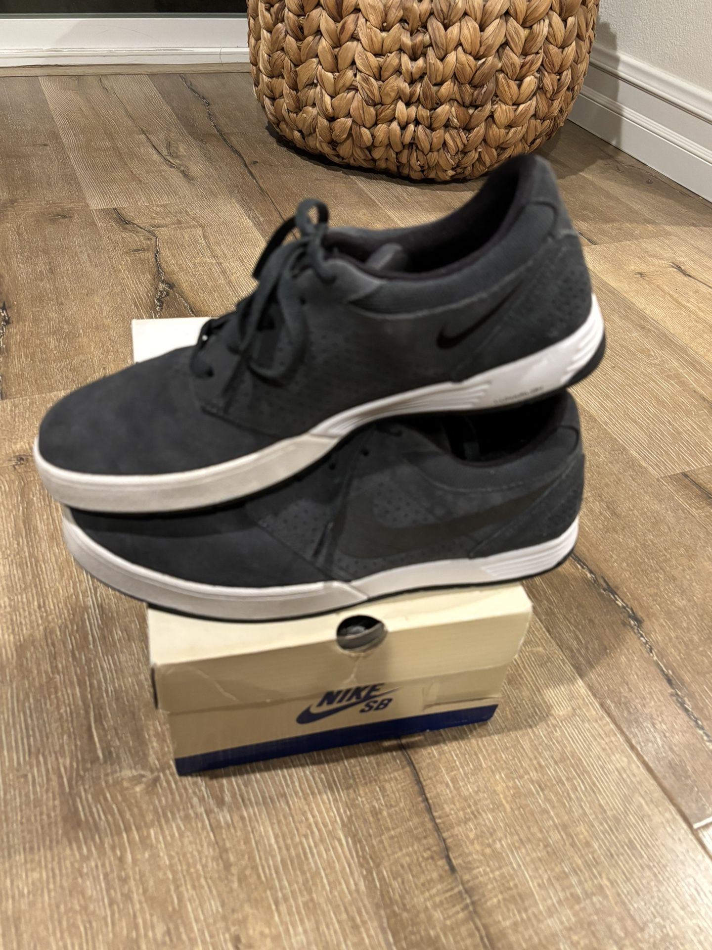 Nike SB Paul Rodriguez Size 9.5 men’s shoes 