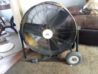 DeWalt Large Industrial Floor Fan with Wheels