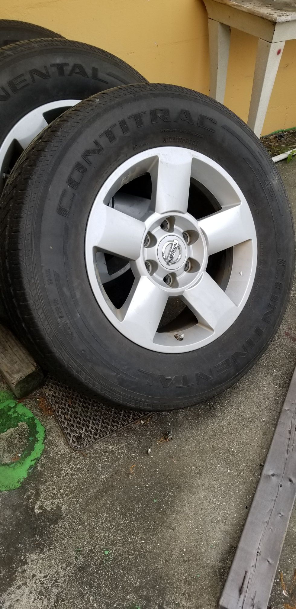Nissan Armada Rims with tires