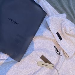 Light Oatmeal Men’s Essentials Hoodie, Medium