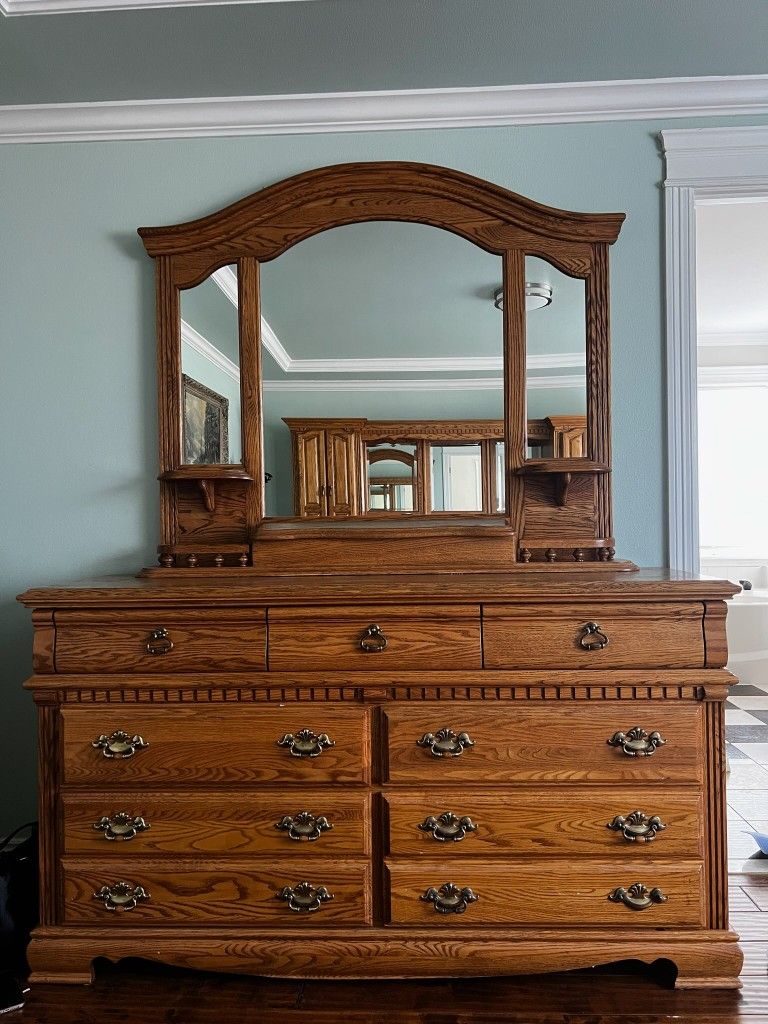 Real Wood Bedroom Set$300