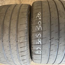 (2) 20” Bridgestone 305/30/20 used tires pair