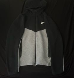 Black and Gray Nike tech