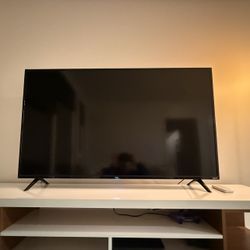 55” 4K HDR LED Smart Rocu TV + Remote