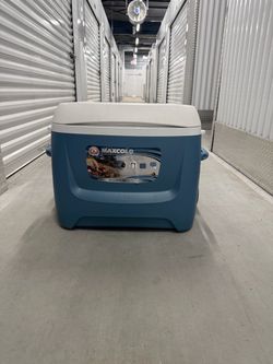 Igloo 50 Qt Roller Cooler