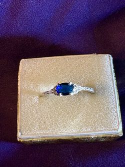 Women’s Ring **REDUCED***