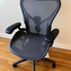 Remastered Aeron Chairs Size B / 2022