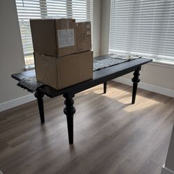 DINING TABLE!