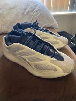 yeezy 700