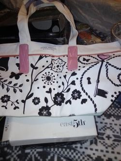 Victoria's secrets totebag &15
