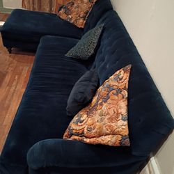 .💙 Deep Blue Velvet L-Shaped Sectional – Tufted – Down Cushions