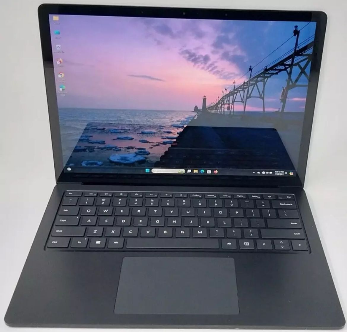 Surface Laptop 3 // 13.5in // i7 16GB Ram // 512GB Black